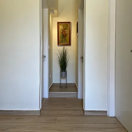 康托斯大厦公寓 * 贝尼蔡斯